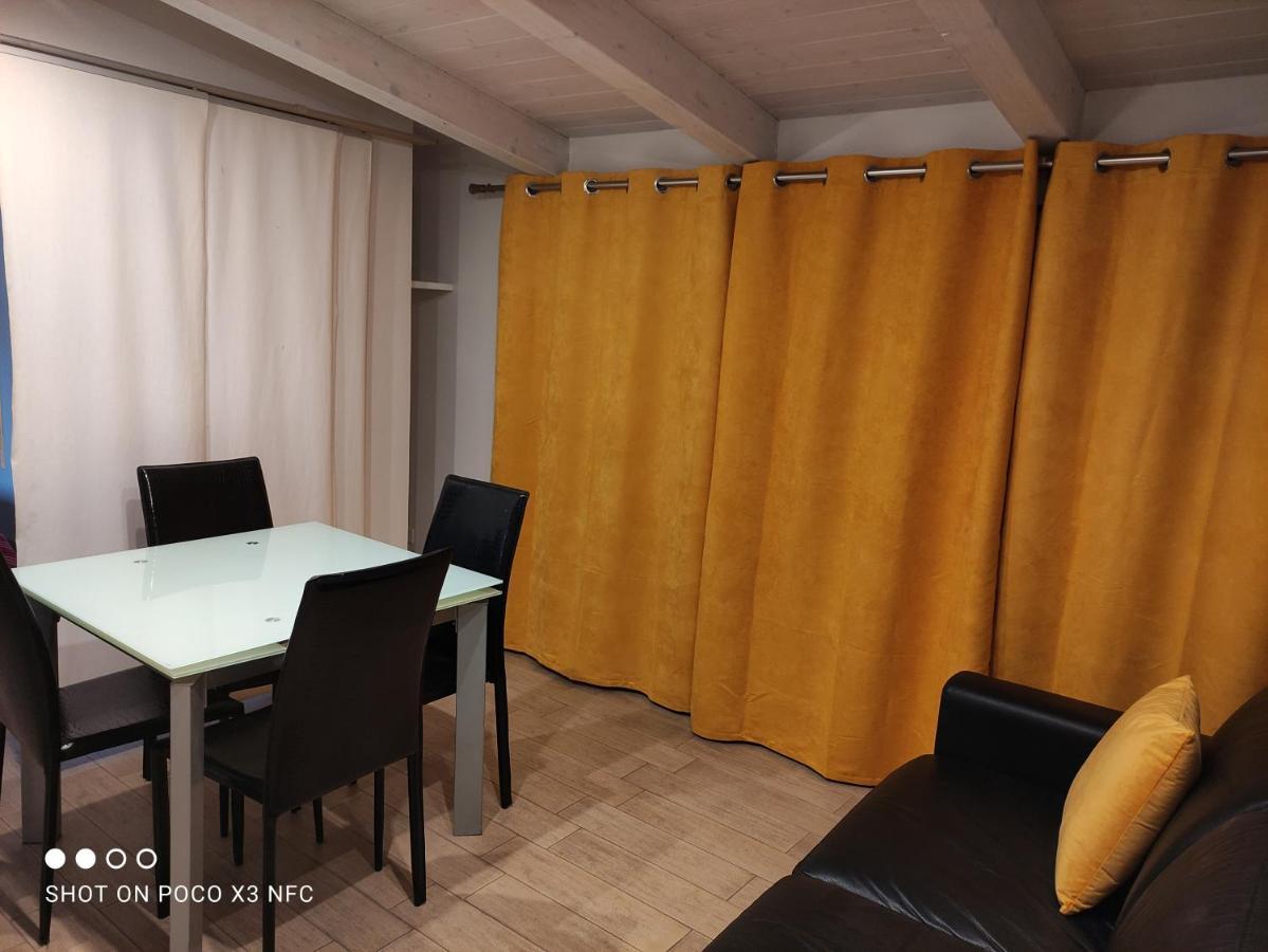 Albergo Diffuso Dimora Rossi B&B Turi Exterior photo