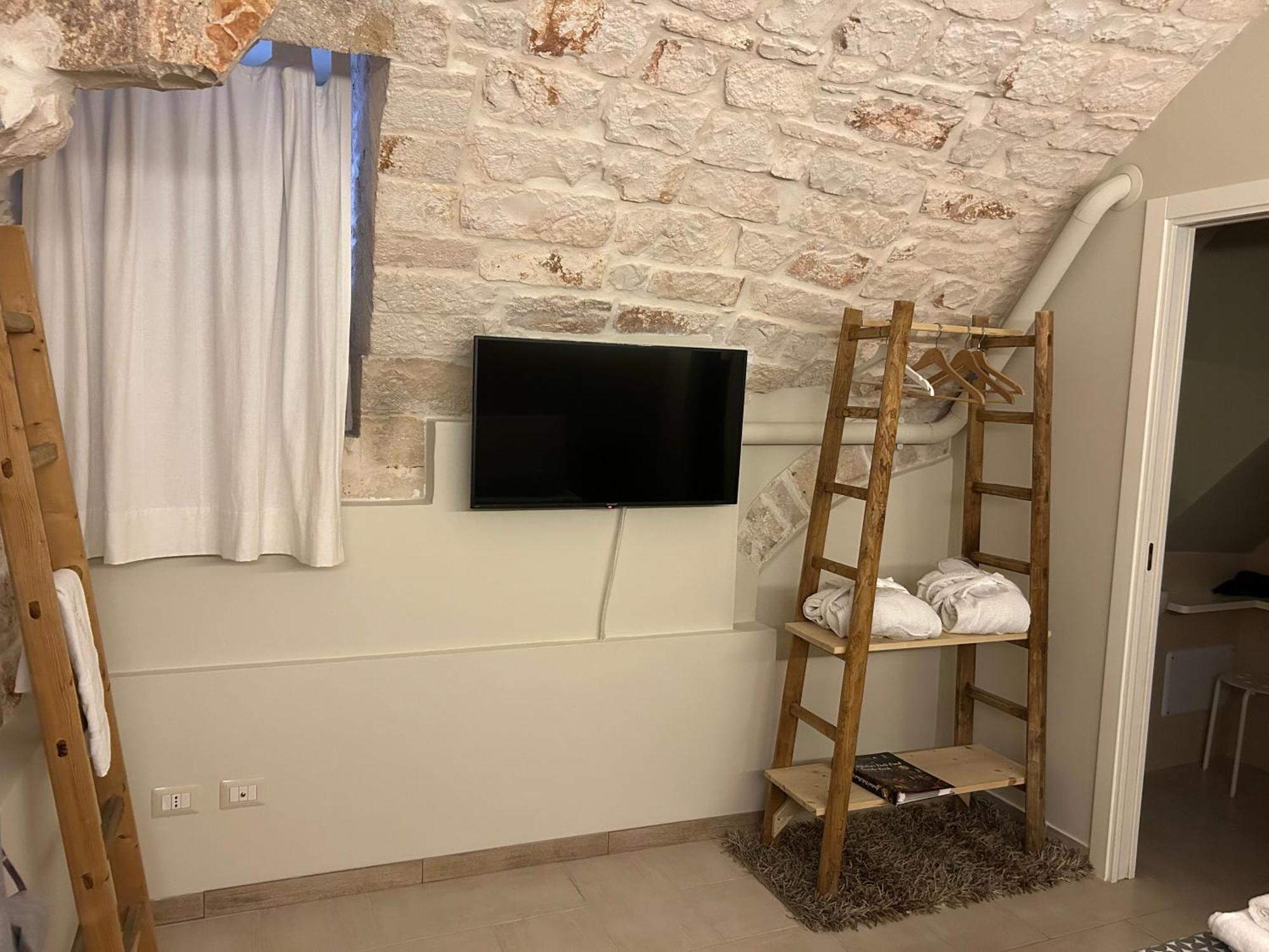 Albergo Diffuso Dimora Rossi B&B Turi Exterior photo