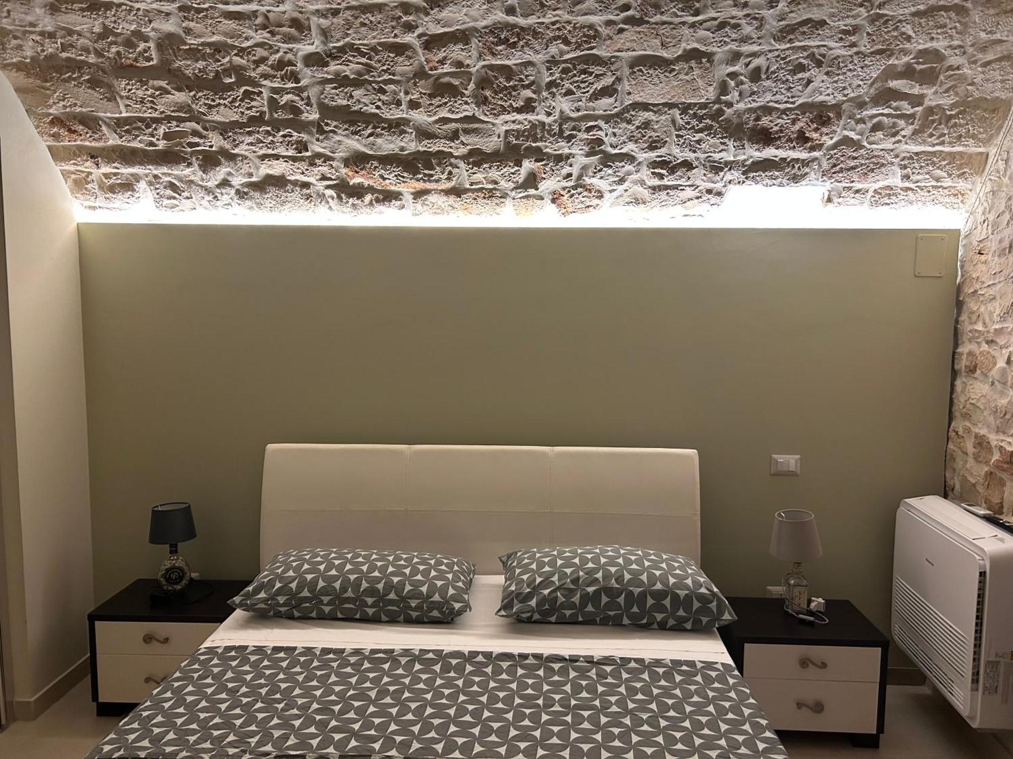Albergo Diffuso Dimora Rossi B&B Turi Exterior photo